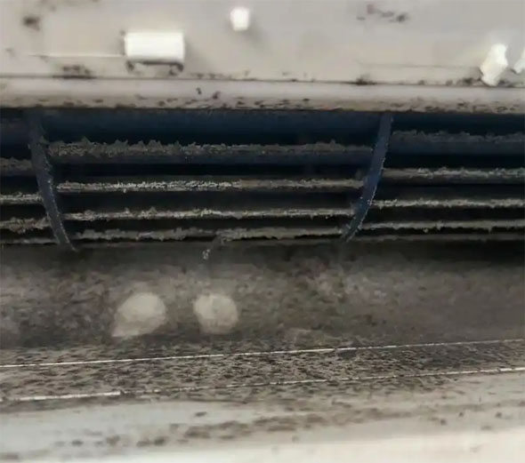 贵州空调吹的风有股烧焦味是怎么回事